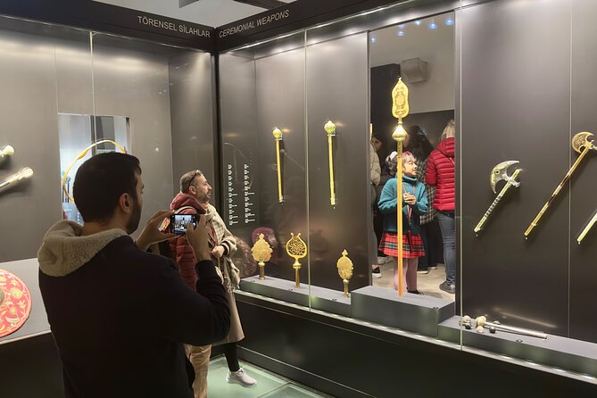 Topkapi Palace With Harem and Blue Mosque Guided Tour - Friendliness and Approachability of the Guide