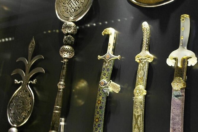 Topkapi Palace,Blue Mosque,Grand Bazar:Feel Like Sultans in a Day at Istanbul: - Sultans Tombs: Pay Homage to Ottoman Rulers