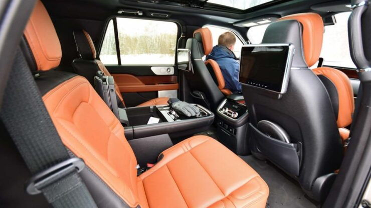 Toronto: Airport Transfer, Casino, and Corporate Services - Booking Process