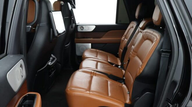 Toronto: Airport Transfer, Casino, and Corporate Services - Casino Limousine
