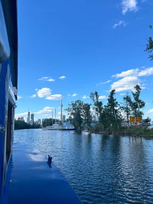Toronto: Casual Tour by Land, Sky and Sea - An In-Depth Look at the Tour