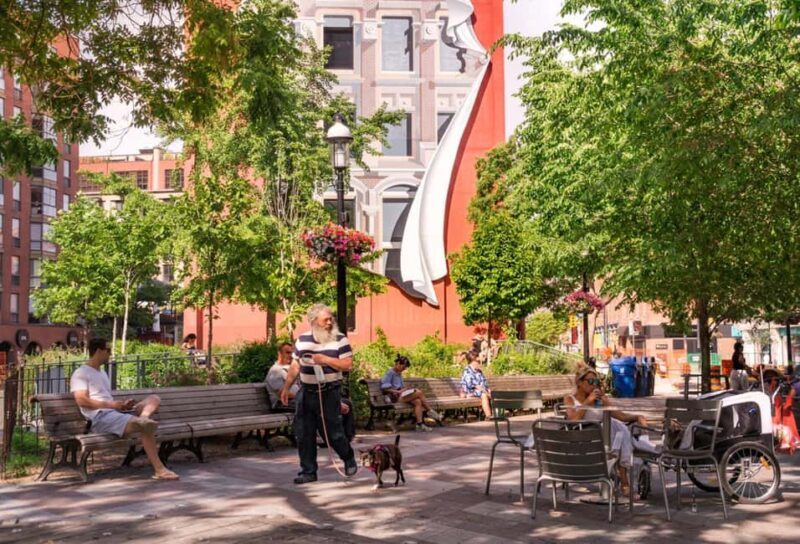 Toronto Couples Private Tour: Bustling Squares, Serene Parks - Exploring Toronto’s Romantic Side: What to Expect