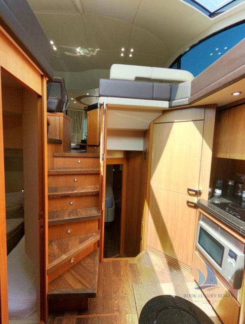 Toronto: Divine Luxury Yacht Charter - Experience on the Divine Luxury Yacht