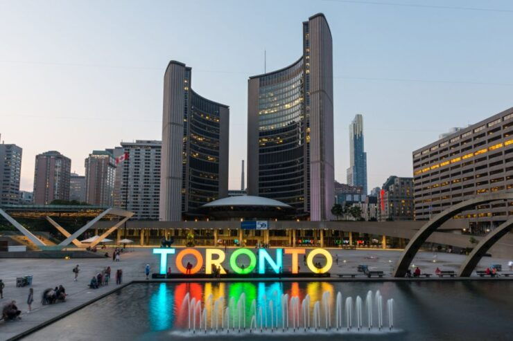 Toronto: Downtown and Highlights Walking Tour - Tour Itinerary