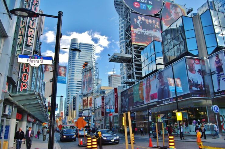 Toronto: Downtown and Highlights Walking Tour - Meeting Point Details