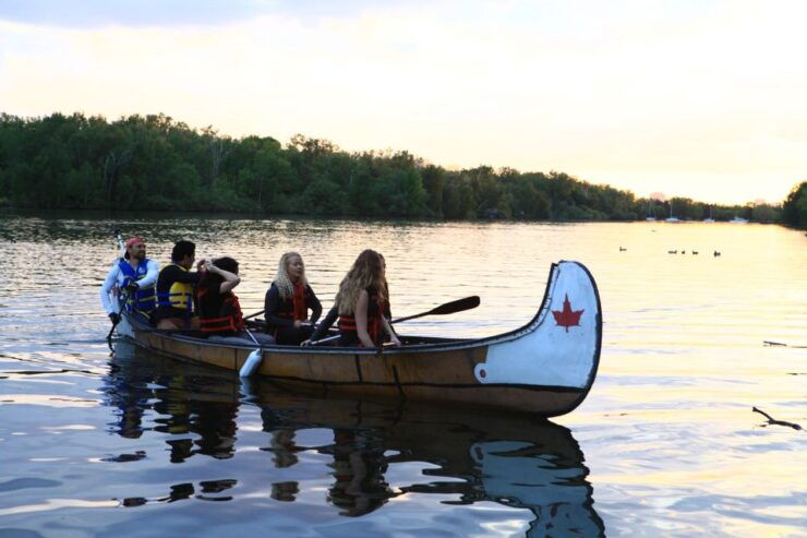 Toronto: Fall Foliage Canoe Tour of the Toronto Islands - Tour Overview