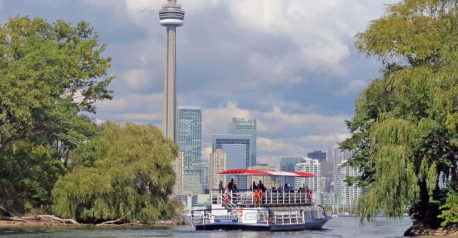 Toronto: Guided Harbor and Islands Sightseeing Cruise - Comfort and Amenities