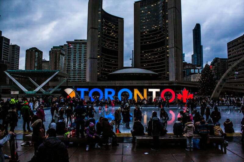 Toronto: Guided layover and stopover tour with transfers. - Exploring Toronto in Five Hours: What to Expect