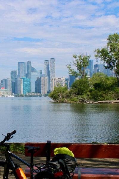 Toronto Islands: Sunrise Breakfast Bicycle Tour - Breakfast at Runaway Cafe