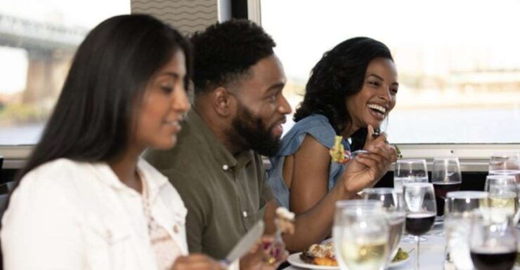 Toronto: Mother's Day Premier Cruise With Brunch or Dinner - Experience Highlights
