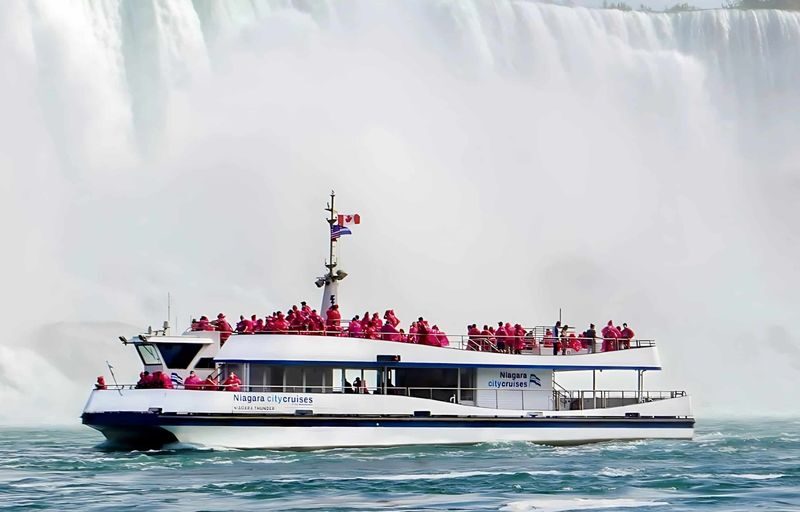 Toronto Niagara Falls Day Tour with Boat Cruise - Three or four hours at Niagara Falls: choose your priorities
