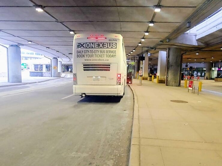 Toronto Pearson Airport: Direct Bus From/To Brampton - Booking and Reservation