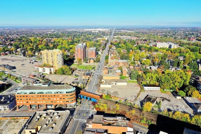 Toronto Pearson Airport: Direct Bus From/To Brampton - Brampton Outdoor Experiences