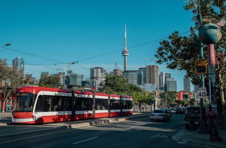 Toronto: Private Small Group City Tour With Local Guide - Tour Overview