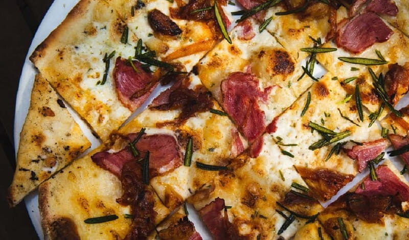 Toronto: St Lawrence Market Food Tour with 6 Tastings - Exploring St. Lawrence Market