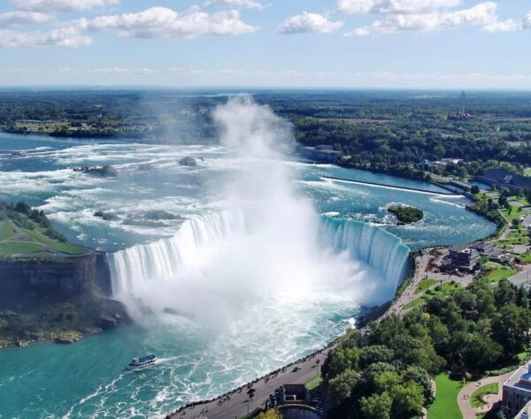 Toronto to Niagara Falls: 4 or More Guests Private VIP Tour - Private VIP Tour