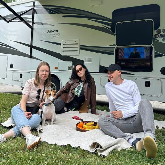 Toronto to Niagara Falls RV-Motorhome Tour - Transportation and Services