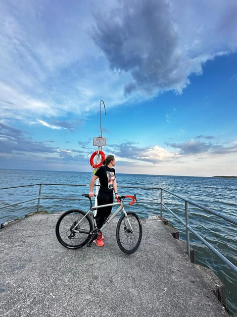 Torontos Scenic Bicycle Adventure - Scenic Views of Lake Ontario