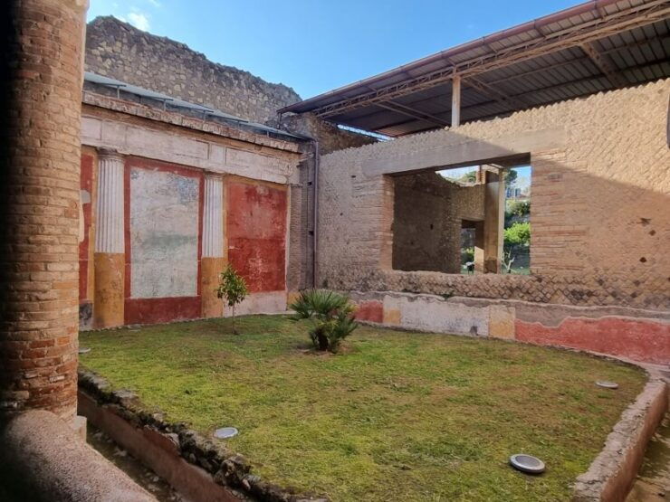 Torre Annunziata: Villa Poppea Smartphone Audio Guide - Activity Details