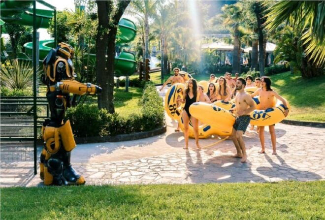 Torre Del Greco: Valley of the Bear Waterpark Entry Ticket - Facilities and Amenities Provided