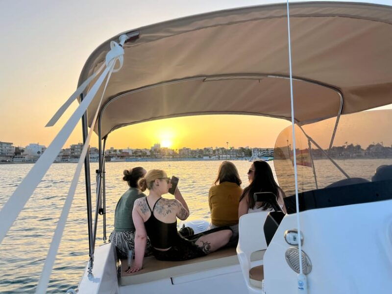 Torrevieja: Sunset Onboard in Exclusive Boat + Cava. - Good To Know