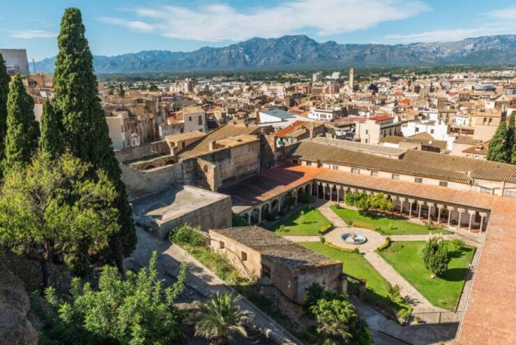 Tortosa: Discover the City. Self-Guided Audio Walking Tour - Immersive Audio Guide Experience