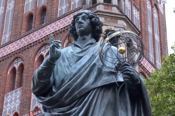 Torun Copernicus Trail and Old Town Private Walking Tour - Private Tour Benefits