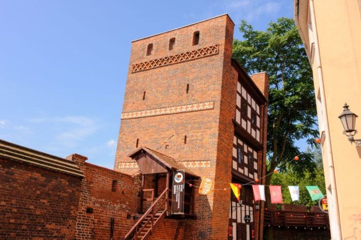 Torun Living Museum of Gingerbread and Old Town Private Walk - Duration and Cancellation Policy