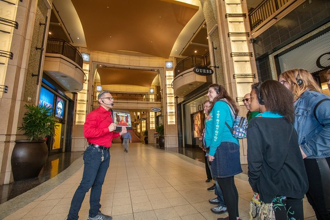 Total Hollywood Experience With Walk of Fame and Celebrity Homes Tour - Hollywood Landmarks