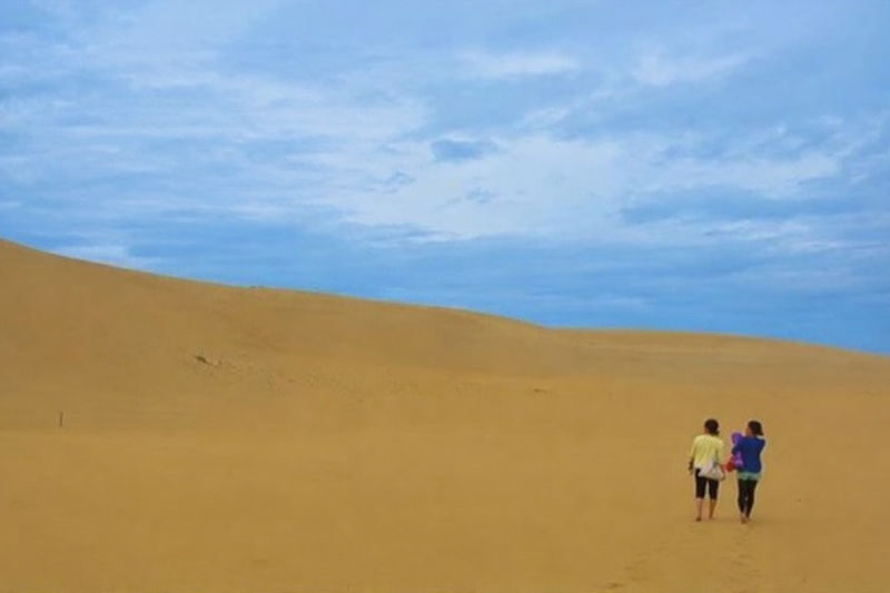 Tottori Sand Dunes & Uradome Coast Full-Day Tour with Wagyu Buffet - The highlights at a glance