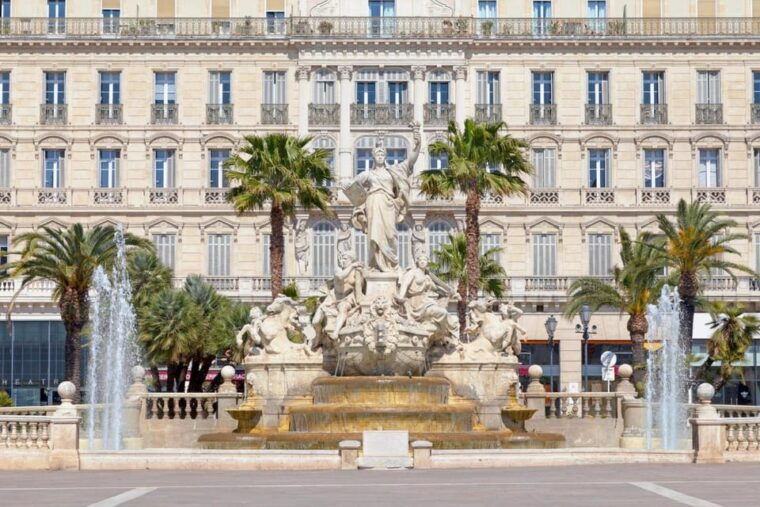 Toulon: Express Walk With a Local in 60 Minutes - Fontaine De La Fédération and Toulon Arsenal