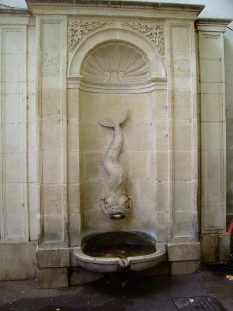 Toulon - Old Town Private Walking Tour - Local Dining Options