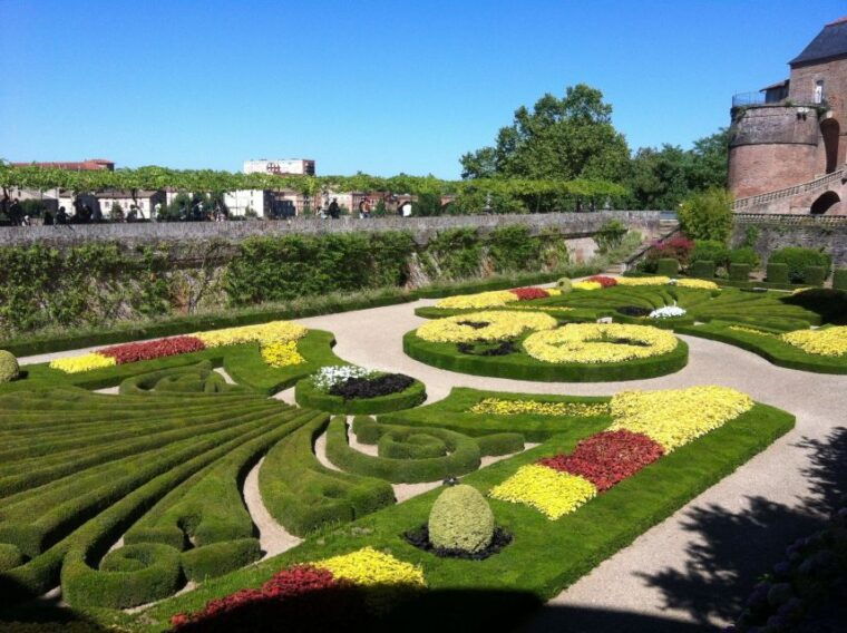 Toulouse: Albi and Cordes/Ciel Day Trip With Audio Guides - Frequently Asked Questions