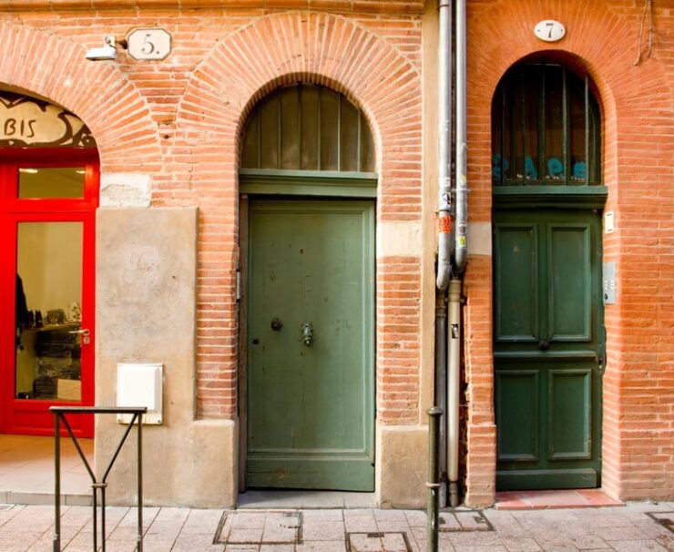 Toulouse: Get Drawn by an Artist - Duration and Pricing Details