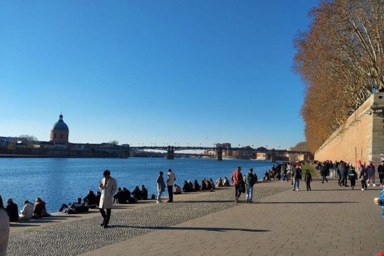 Toulouse Panorama, Electric Bike Ride and Cable Car - New Suspended Footbridges