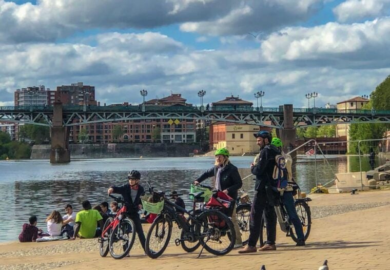 Toulouse Panorama, Electric Bike Ride and Cable Car - Along the Canal Du Midi