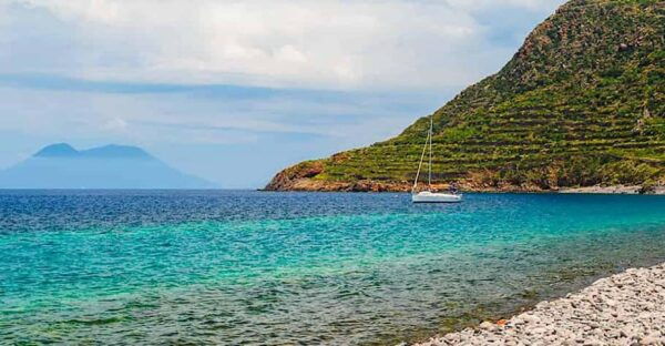 TOUR: ALICUDI AND FILICUDI (MAX 12 P) - Group Size and Pricing