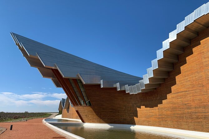 Tour Arquitectónico De La Región De Rioja Con Degustación De Vinos En Grupo Reducido Y Almuerzo Desde Bilbao. - Common Questions