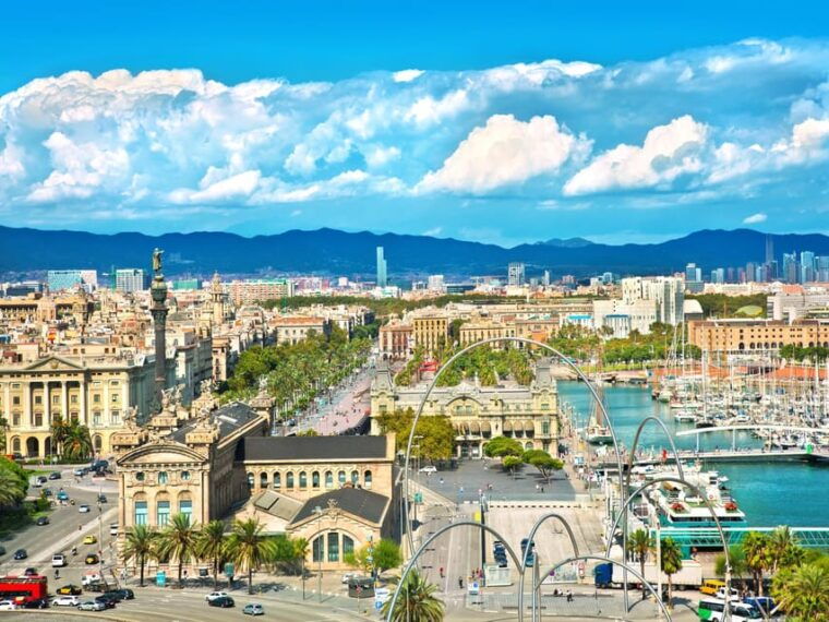 Tour: Barcelona With Sagrada Familia - Tour Inclusions