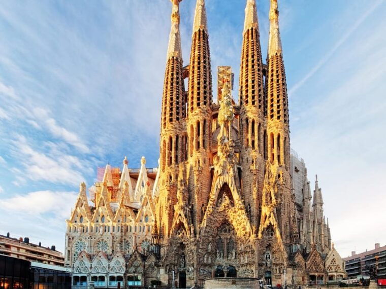 Tour: Barcelona With Sagrada Familia - Pickup and Transfer Details