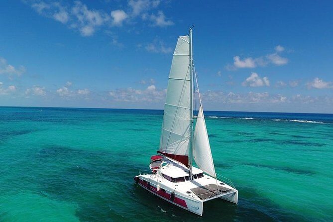 Tour Catamaran Sailing from Cancun to Isla Mujeres - With Open Bar - What Reviewers Say