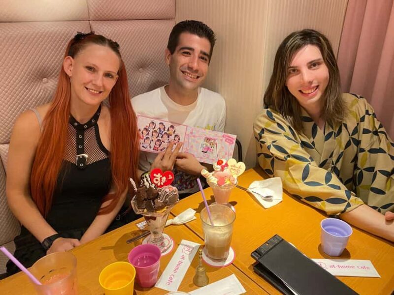 Tour en español: guía de los Maid Café (con traducción) - Good To Know