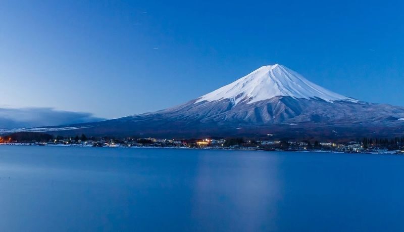 Tour for One Person: Classic Mt. Fuji Day Trip: Mt. Fuji 5th Station, Arakurayama Sengen Park, Gotemba Outlets or Hot Spring Day Trip (Departure from Tokyo) - Arakurayama Sengen Park: the classic framed view
