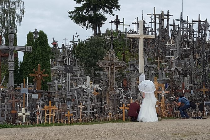Tour From Riga to Vilnius: Bauska Castle, Rundale Palace and the Hill of Crosses - Meeting and Pickup Information