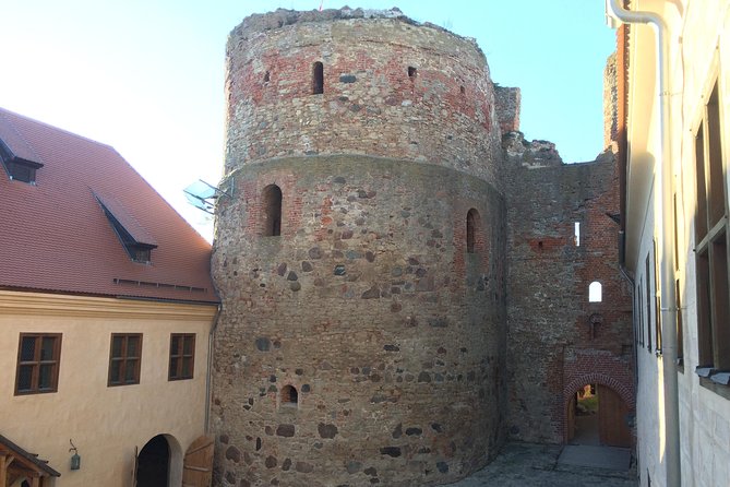 Tour From Riga to Vilnius: Bauska Castle, Rundale Palace and the Hill of Crosses - Cancellation Policy Details