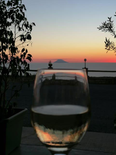 Tour From the Land to the Oil With Tasting at Sunset - Activity Details