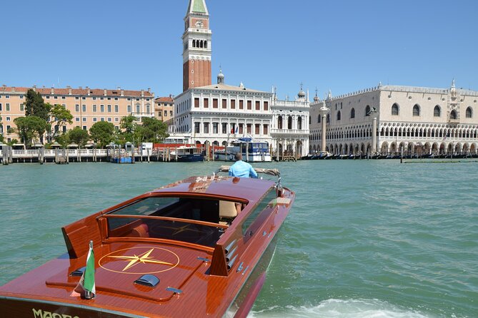 Tour Gran Canal With Luxury Boat - Tour Highlights and Inclusions