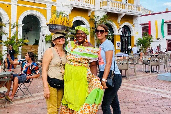 Tour in Chiva 5 Hours Through the City of Cartagena - Meeting and Pickup Information