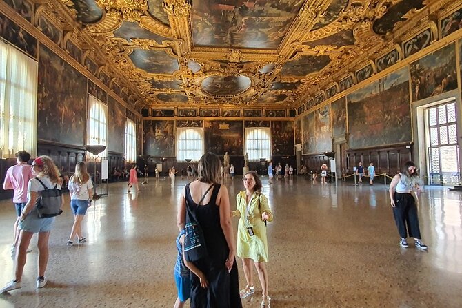 Tour in Romanian Language With Local Guide in Venice, Doge's Palace Without Queue - Directions