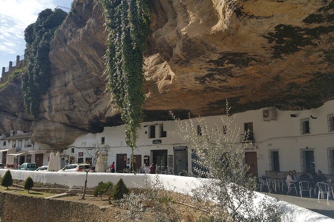 Tour in Ronda With Guided Visit and Setenil De Las Bodegas - Meeting and Pickup